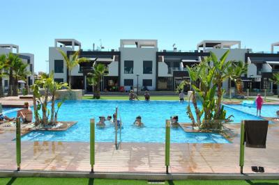 Bottenvåningslägenhet i Oasis Beach La Zenia 4 Nº 107 in España Casas