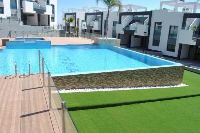 Ullakkohuoneisto Oasis Beach Punta Prima 8 Nº 030 in España Casas
