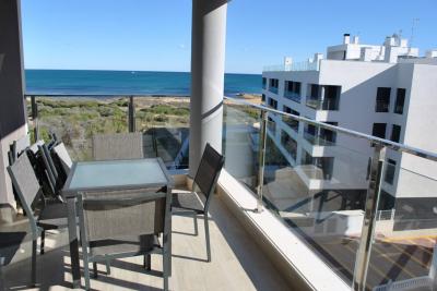 Penthouse appartement in Pinada Beach La Mata 3 Nº 300 in España Casas