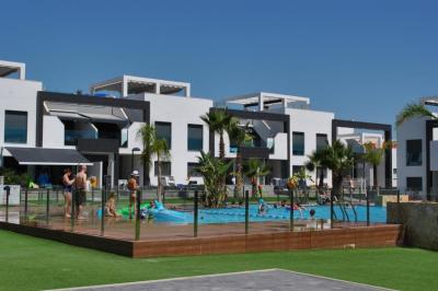 Apartamento en planta baja en Oasis Beach La Zenia 4 Nº 079 in España Casas